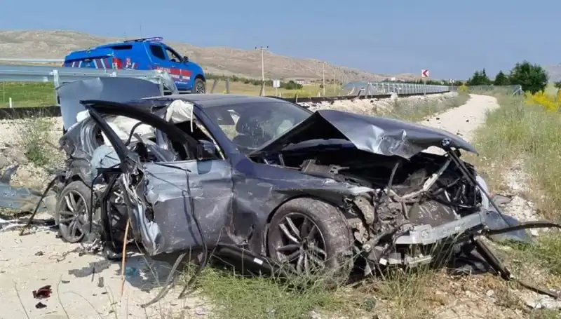 Sivas'ta Yaşanan İki Trafik Kazası: 9 Kişi Yaralandı
