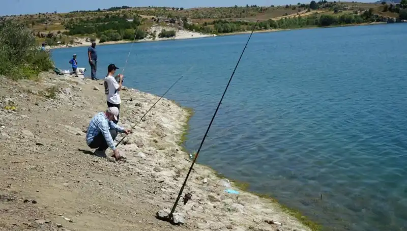 Kafesler Patladı! Tüm Şehir Baraja Akın Etti