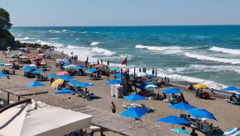 Akçakoca'da Deniz Yasağı! Neden ve Ne Zaman Kalkacak?