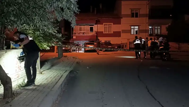 Karaman'da Kanlı Gece: Genç Adam Kız Arkadaşına Saldırdı