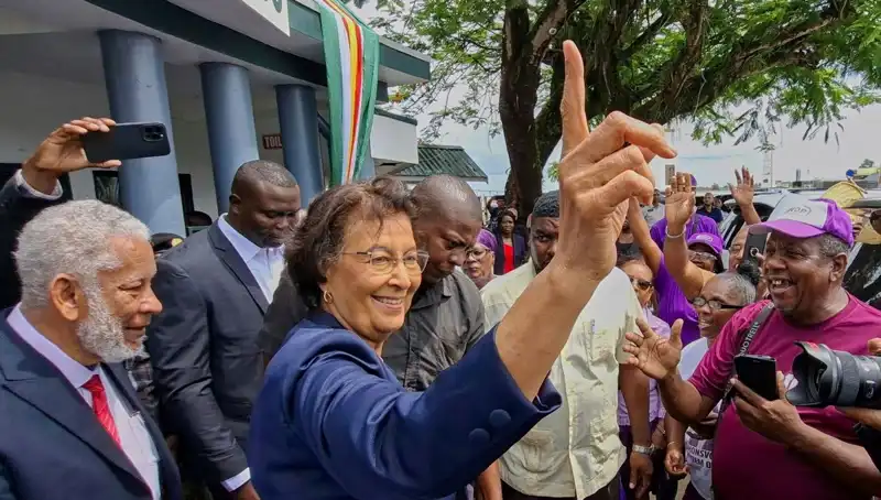 Surinam’da Tarihi An: İlk Kadın Devlet Başkanı Göreve Başladı