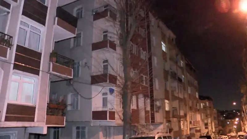 Altı Katlı Apartman Kolonlarından Gelen Seslerle Korkuttu: Tahliye Edildi
