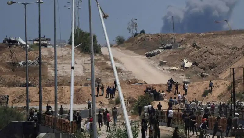 Filistin'de İsrail'in Saldırısı: Yardım Bekleyen 27 Sivil Hayatını Kaybetti