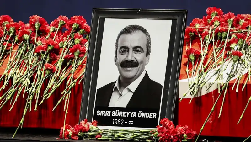 Sırrı Süreyya Önder Meclis’te Anıldı: Anılar ve Duygular Yeniden Canlandı