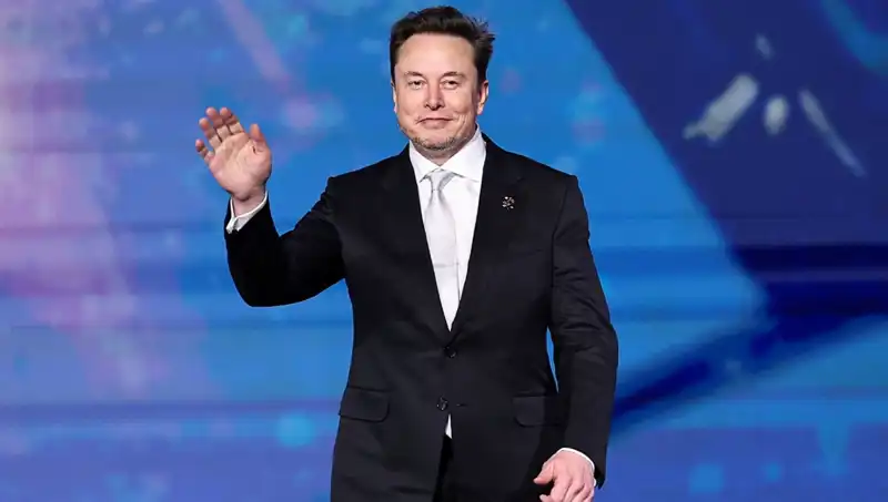 Tesla, Merakla Beklenen Canavar Modelini Neden İptal Etti?