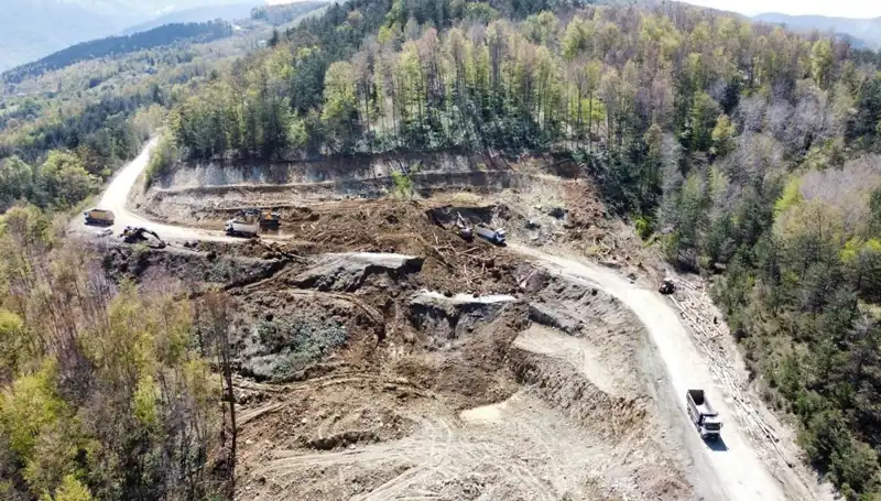Kastamonu-Çatalzeytin Kara Yolunda Heyelan: Yol Kapanıyor mu?
