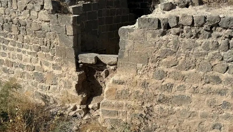 Diyarbakır'da Saint George Kilisesi'nin Hamam İddiaları Çürütüldü: Yeni Kitabe Ortaya Çıktı