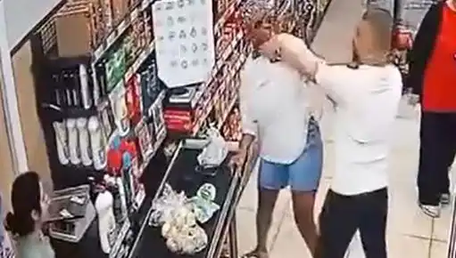 Market Kasa Sırasında Şok Olay: Anne ve Çocuğunun Önünde Saldırı