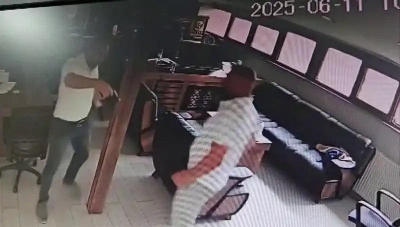 Alacak Verecek Meselesi: Kalfa İş İnsanını Katletti!