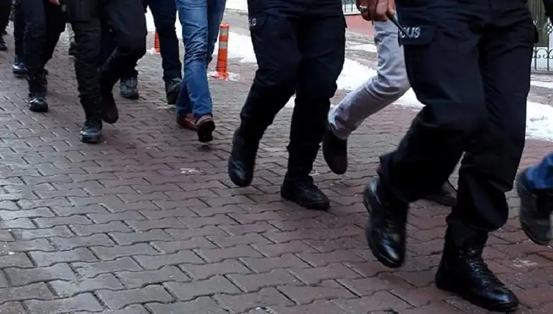 Antalya'da Silah Kaçakçılarına Dev Operasyon: 10 Gözaltı