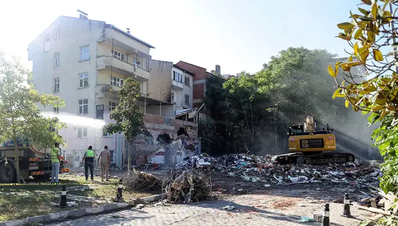 Sındırgı’da Deprem Artçıları Hız Kesmiyor: Yeni Şok Dalgaları