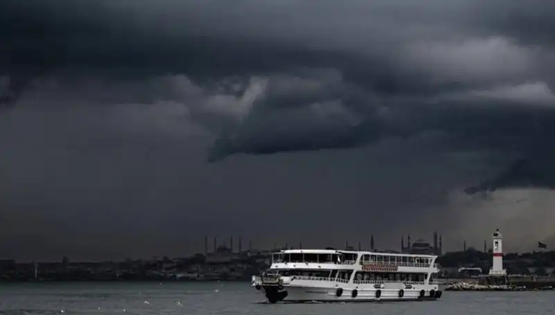 İstanbul ve Diğer İllerde Sağanak Yağış Alarmı: Hazırlıklı Olun!