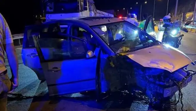 Otomobil Bariyere Çarptı: Bir Ölü, Üç Yaralı Kaza Detayları