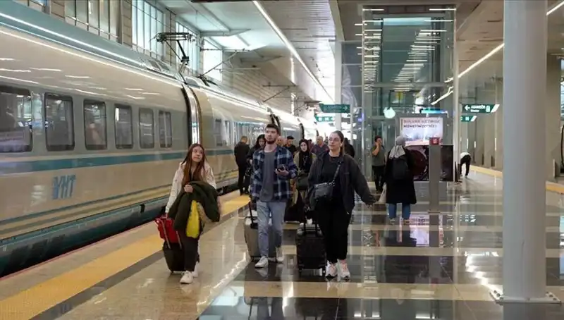 YHT'lerde Yeni Ek Sefer Düzenlemesi ile Yolculuk Kolaylaşıyor