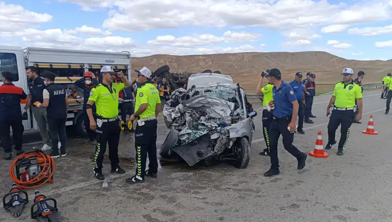 Yozgat’ta Feci Kaza: 3 Kişi Hayatını Kaybetti, 2 Kişi Yaralı
